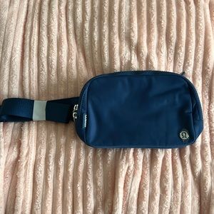 lululemon belt bag NWT